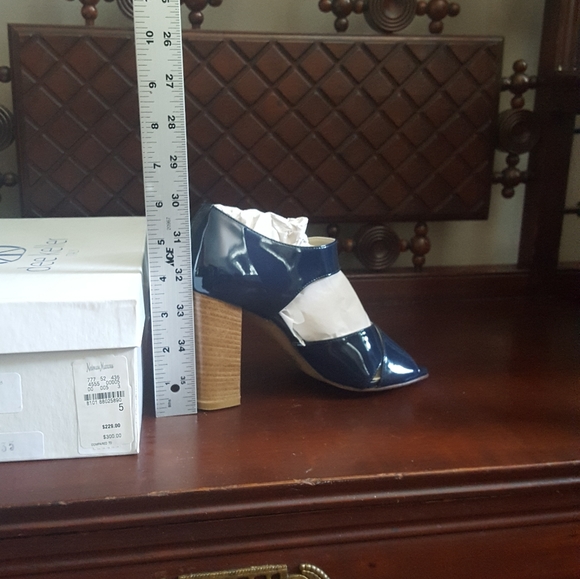 Dee Keller patent navy pumps - Picture 7 of 13